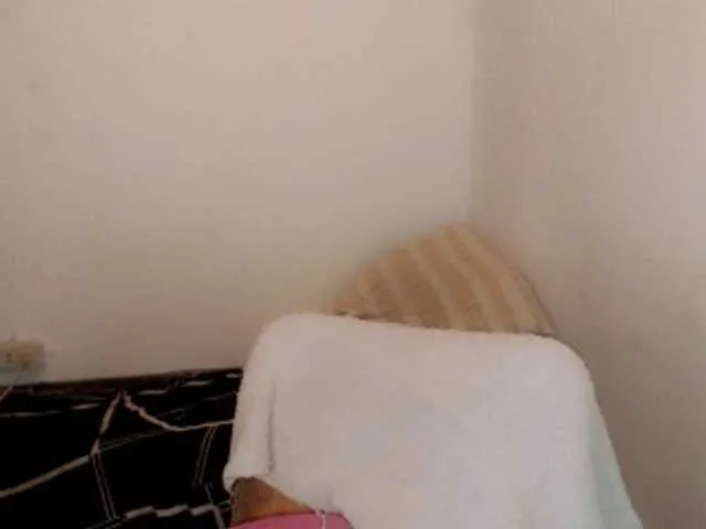 Live sex webcam photo for sexywildjenny #276252436