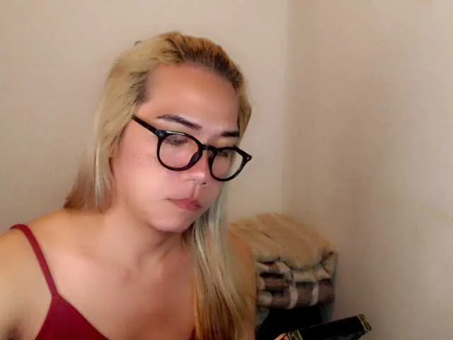 Live sex webcam photo for sexywildjenny #276400695
