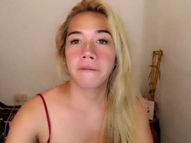 Live sex webcam photo for sexywildjenny #276614834