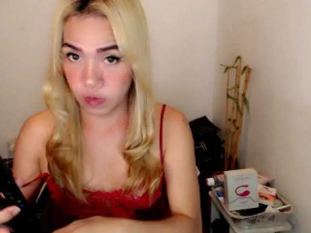 Live sex webcam photo for sexywildjenny #276662492