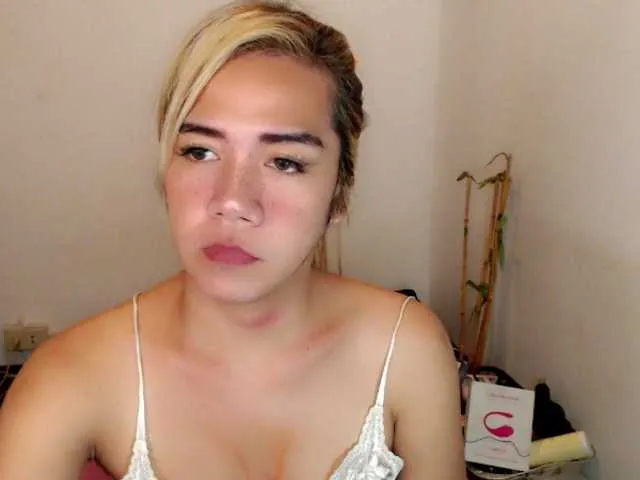 Live sex webcam photo for sexywildjenny #276677342
