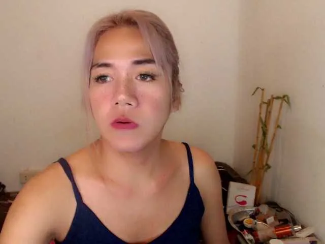 Live sex webcam photo for sexywildjenny #277188004