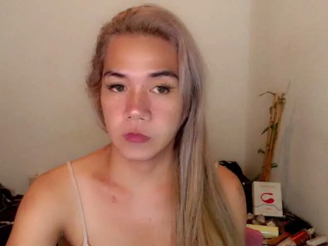 Live sex webcam photo for sexywildjenny #277231191