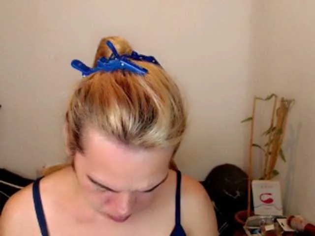 Live sex webcam photo for sexywildjenny #277423547