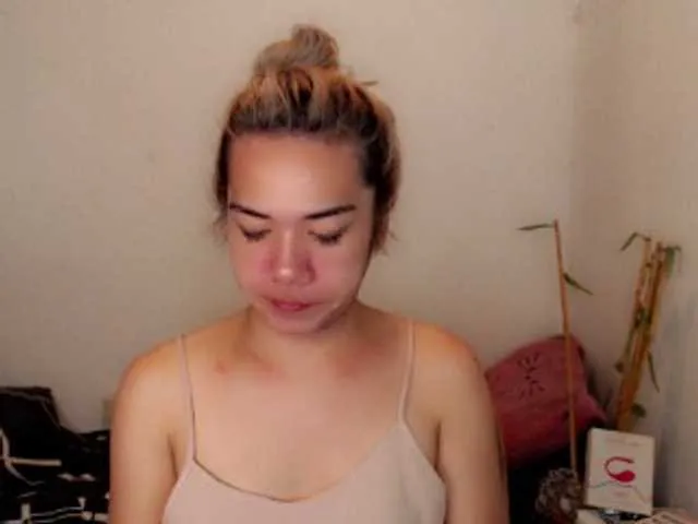 Live sex webcam photo for sexywildjenny #277500607