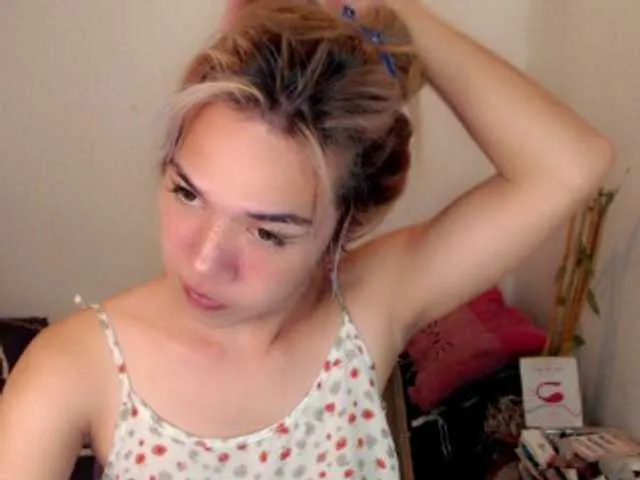 Live sex webcam photo for sexywildjenny #277502257