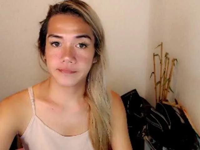 Live sex webcam photo for sexywildjenny #277940942