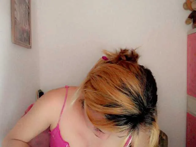 Live sex webcam photo for sexywildjenny #291565373