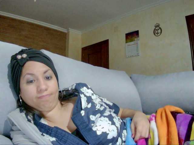 Live sex webcam photo for shairaangel #272319571