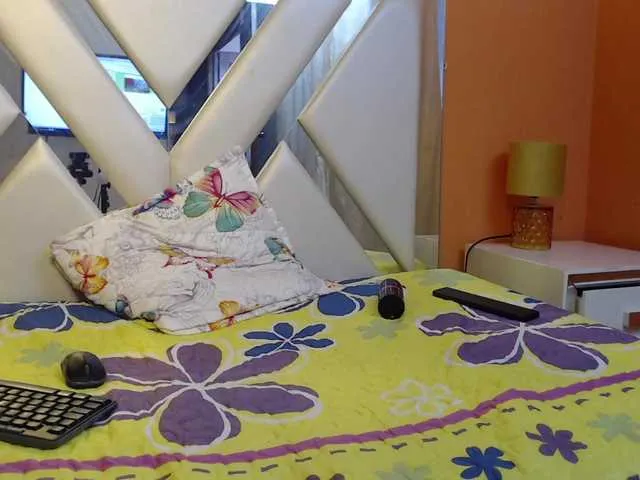 Live sex webcam photo for shaloht #273702572