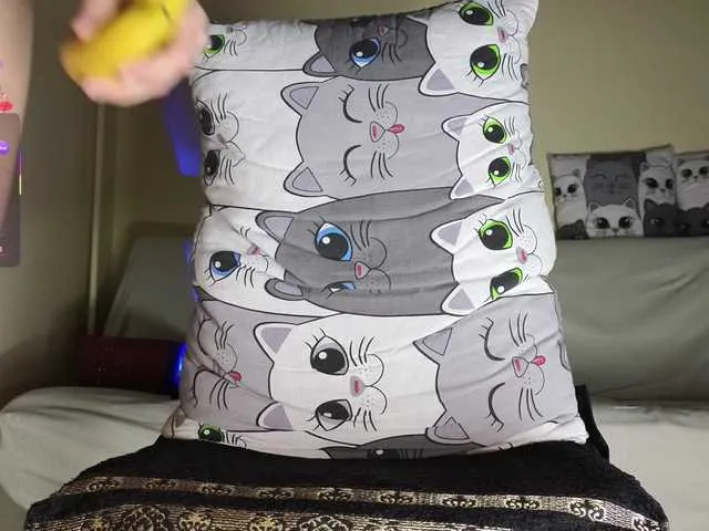Live sex webcam photo for shalomkitty #291807133