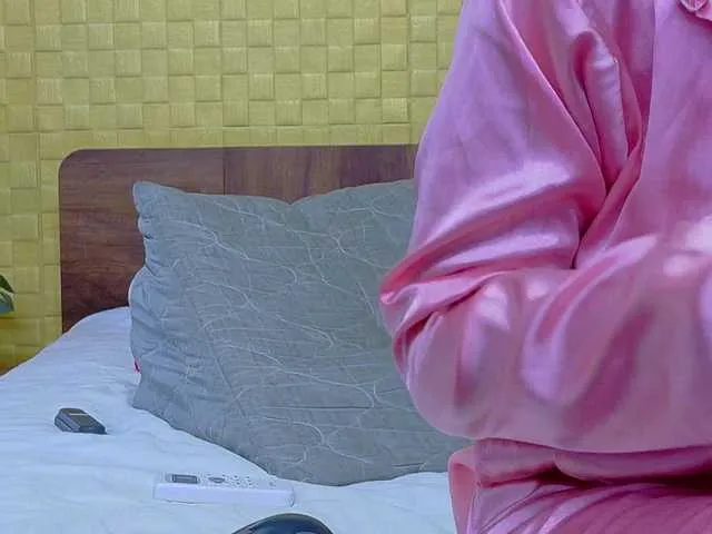 Live sex webcam photo for shamira-moore #290245431