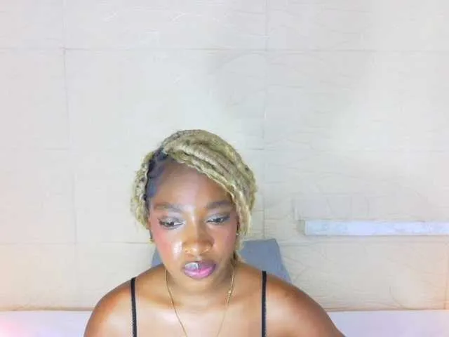 Live sex webcam photo for shamira-moore #291697402