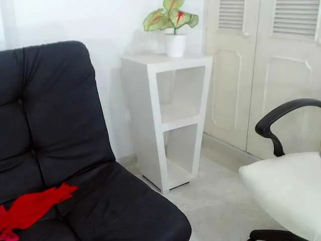 Live sex webcam photo for shantal-- #274178584