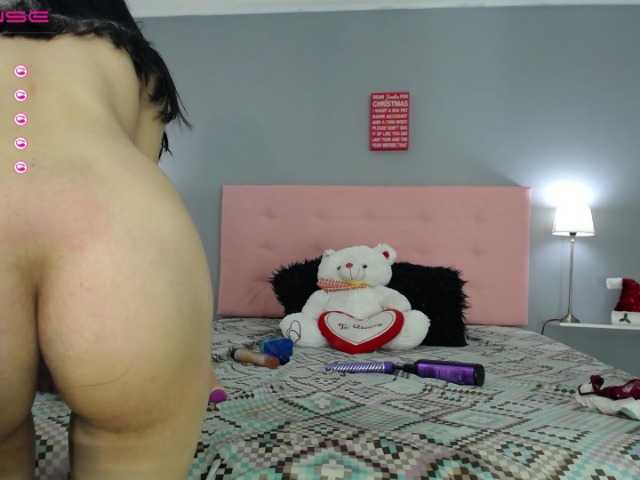 Live sex webcam photo for shantal20 #271733959