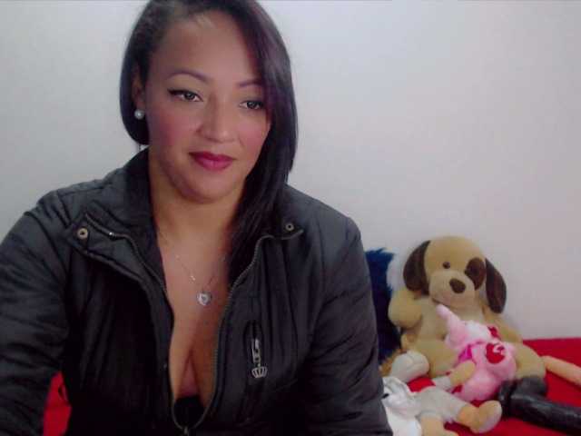 Live sex webcam photo for shantalduxe #272473995