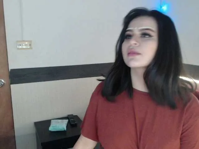 Live sex webcam photo for shantallparis #274131692