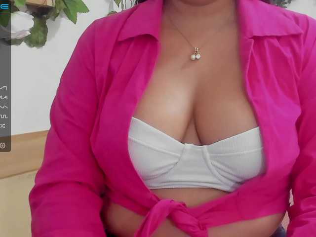 Live sex webcam photo for shantatiaree #275636492