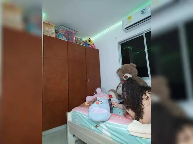 Live sex webcam photo for sharadreams #291944287