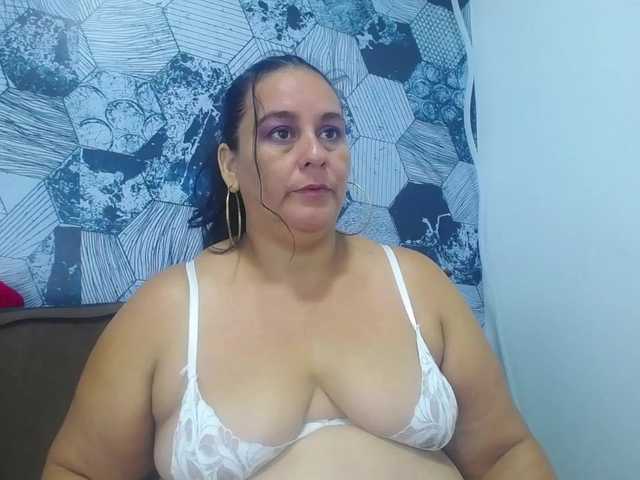 Live sex webcam photo for sharlott-bbw #273889009