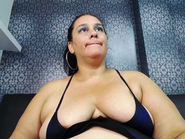 Live sex webcam photo for sharlott-bbw #274335893