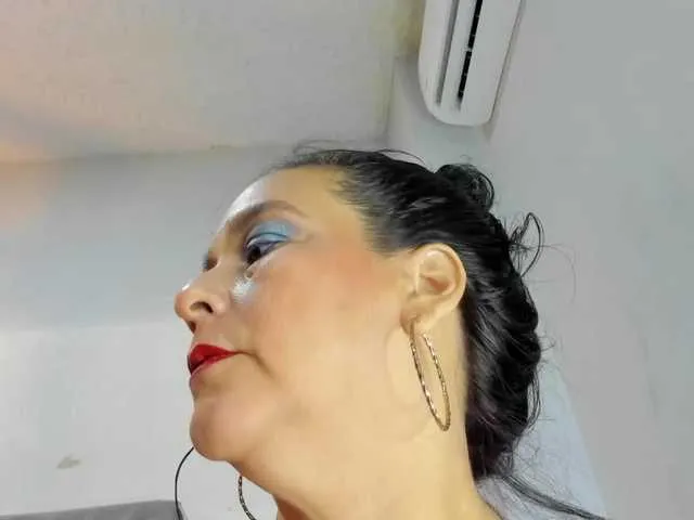 Live sex webcam photo for sharlott-bbw #290954472