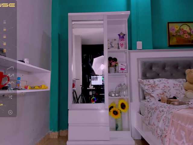 Live sex webcam photo for sharonDulce #271693713