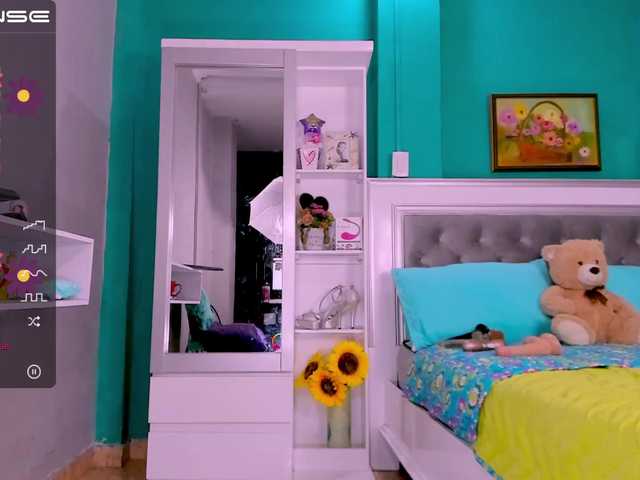 Live sex webcam photo for sharonDulce #273434347