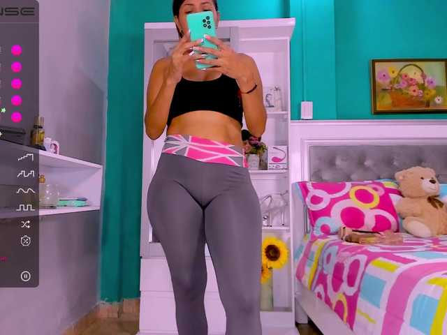 Live sex webcam photo for sharonDulce #273799107