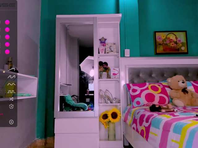 Live sex webcam photo for sharonDulce #273866425