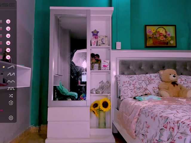 Live sex webcam photo for sharonDulce #274195068