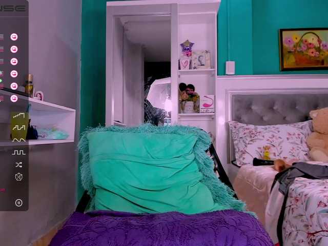 Live sex webcam photo for sharonDulce #274217752