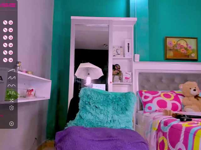 Live sex webcam photo for sharonDulce #275458082