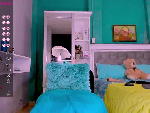 Live sex webcam photo for sharonDulce #275668330