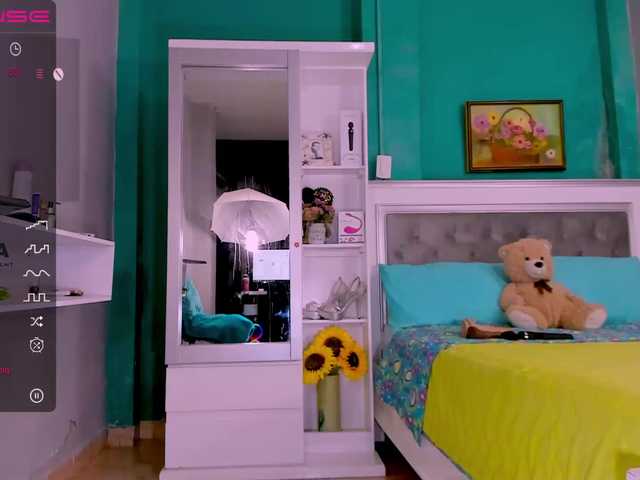 Live sex webcam photo for sharonDulce #275689172