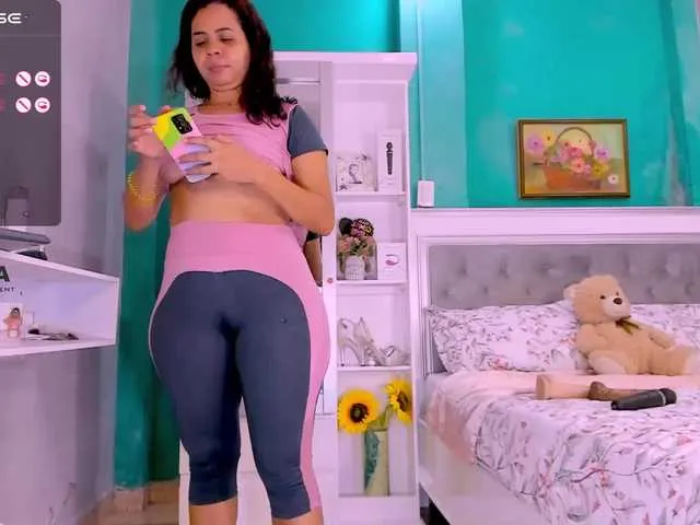 Live sex webcam photo for sharonDulce #276359392