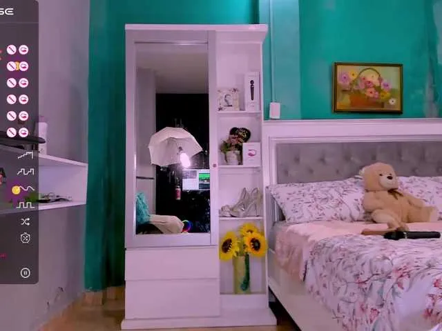 Live sex webcam photo for sharonDulce #276737645