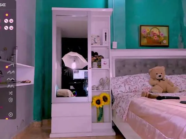 Live sex webcam photo for sharonDulce #276829987