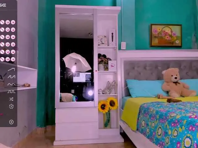 Live sex webcam photo for sharonDulce #276836769