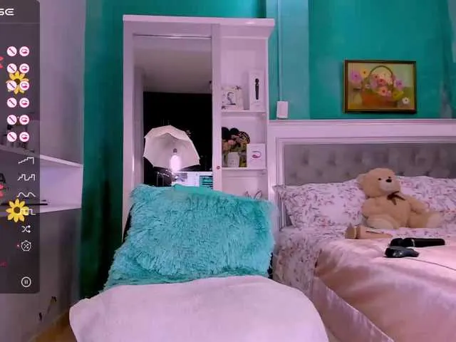 Live sex webcam photo for sharonDulce #276890550