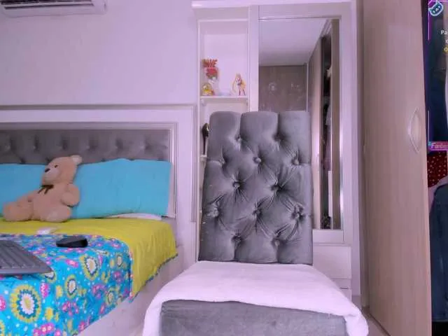 Live sex webcam photo for sharonDulce #291298307