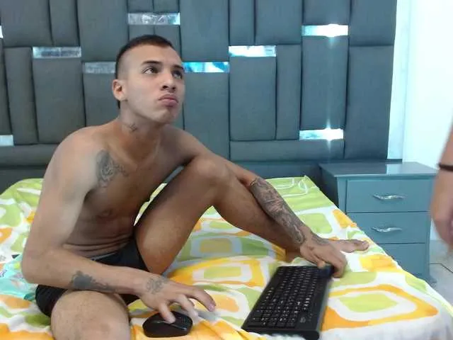 Live sex webcam photo for sharonybayron #277238898