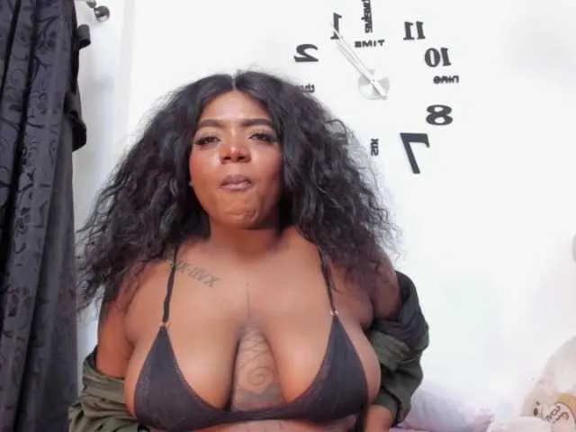 Live sex webcam photo for shayna-01 #272939990