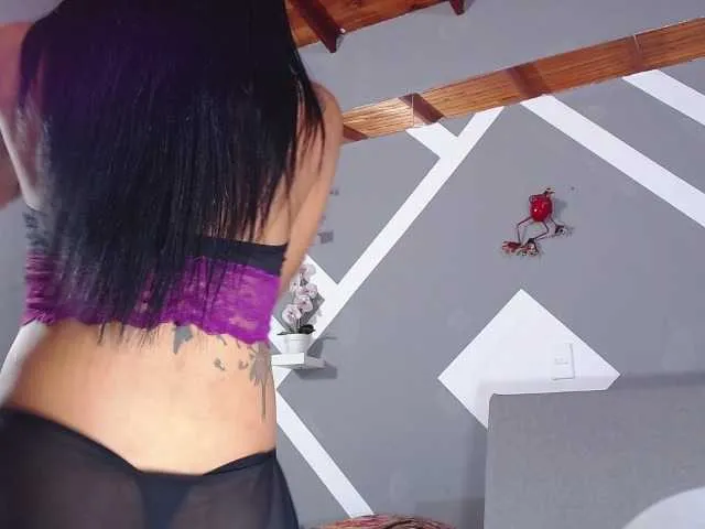 Live sex webcam photo for shayna-11 #272253239