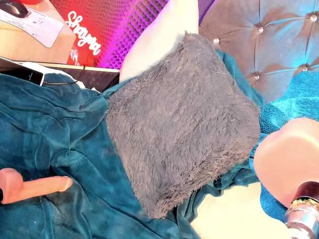 Live sex webcam photo for shaynamanson #288069831