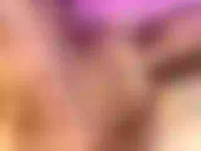 Live sex webcam photo for shaynamanson #290040640