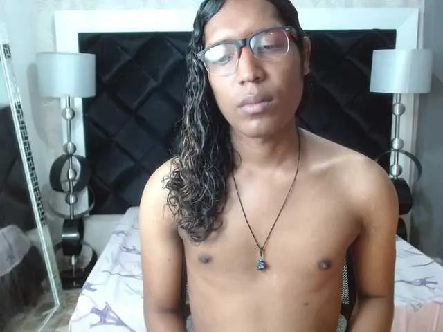 Live sex webcam photo for shayravsnael #275677062