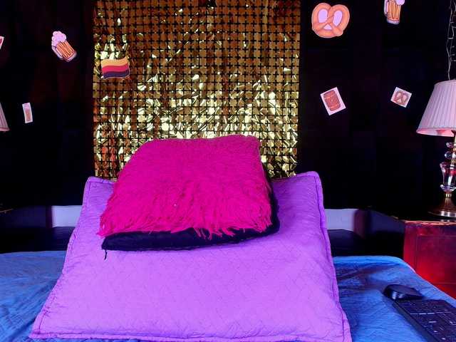 Live sex webcam photo for shels-loreds #291851738