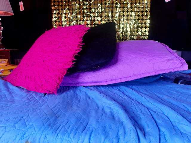 Live sex webcam photo for shels-loreds #291853913