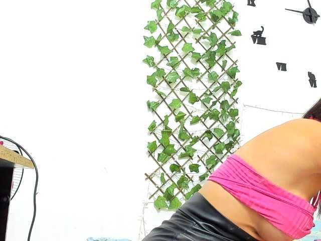 Live sex webcam photo for shermiets #277226070